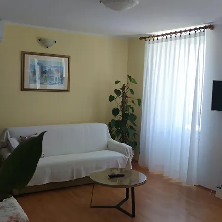 Apartment & Elizabet