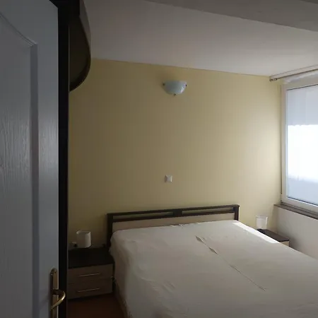 & Elizabet باشْكا