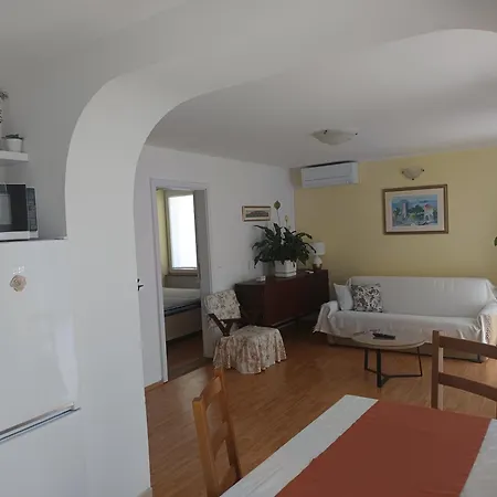 & Elizabet * باشْكا